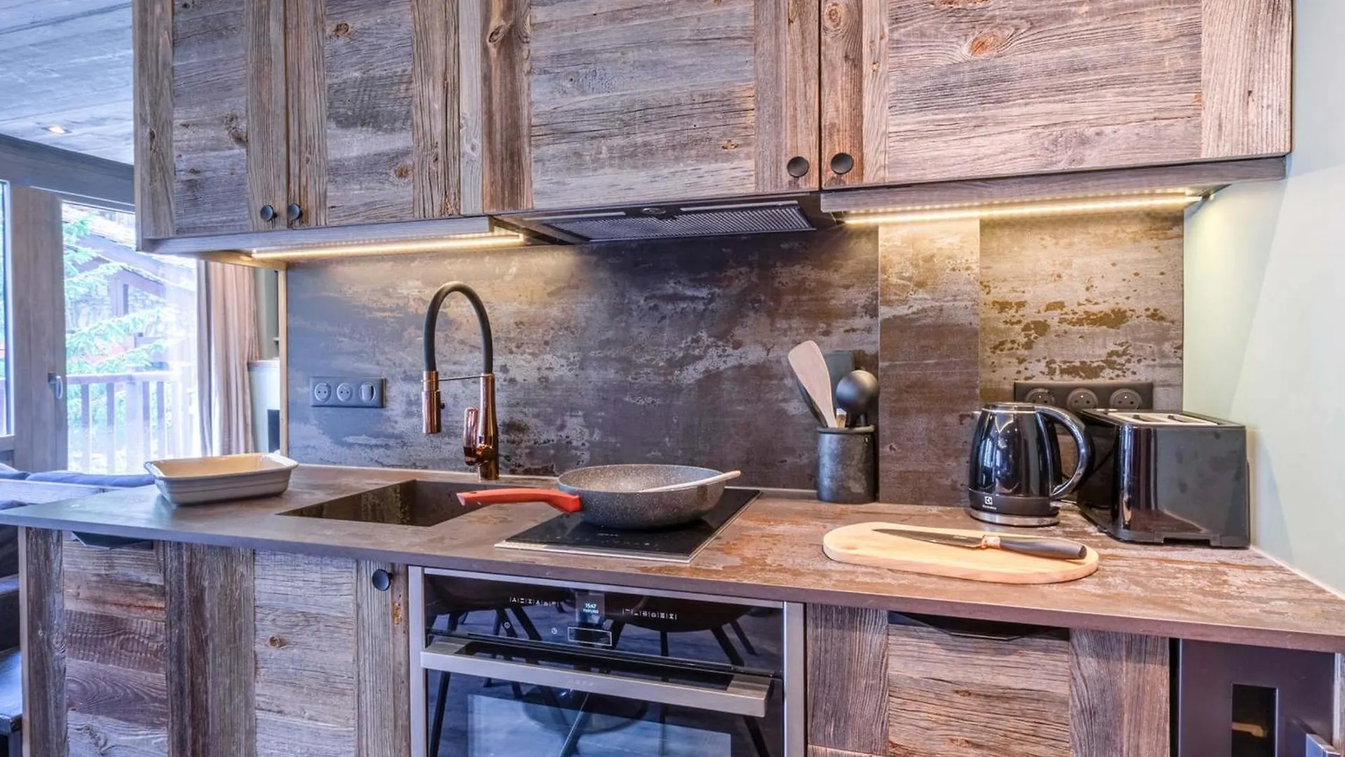 Appartement Skis Aux Pieds Avec Parking Et Wifi Au Coeur De Val-D'Isere - Fr-1-694-317 Francia